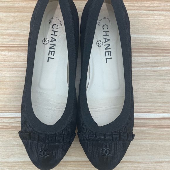 CHANEL Authentic black suede ballet flats with CC logo and ruffle trim sz 36 - Picture 5 of 8